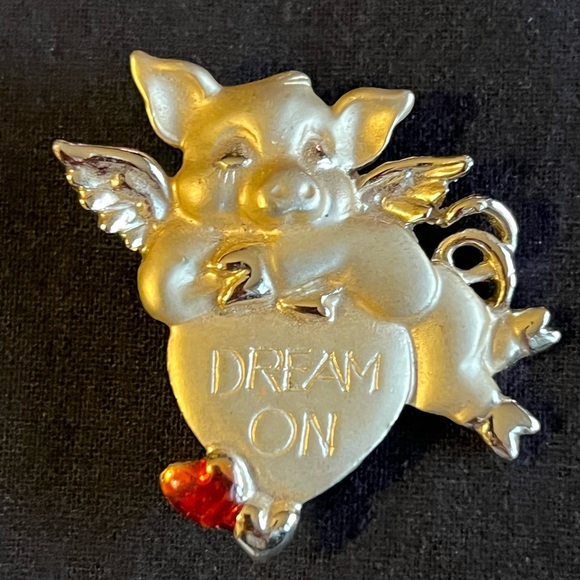 Pig with Wings Brooch - Picture 6 of 11